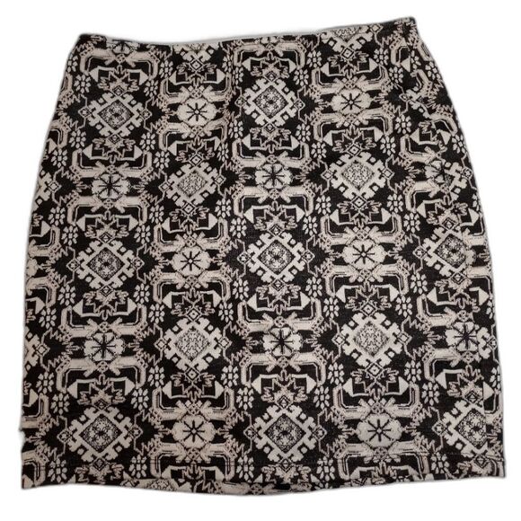 Xhilaration Dresses & Skirts - Beautiful black beige skirt size small womens by xhilaration junior fall office